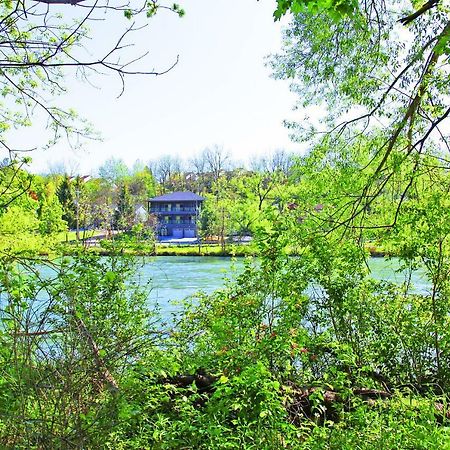 Bed and Breakfast Lily'S House On The 12 Saint Catharines Экстерьер фото