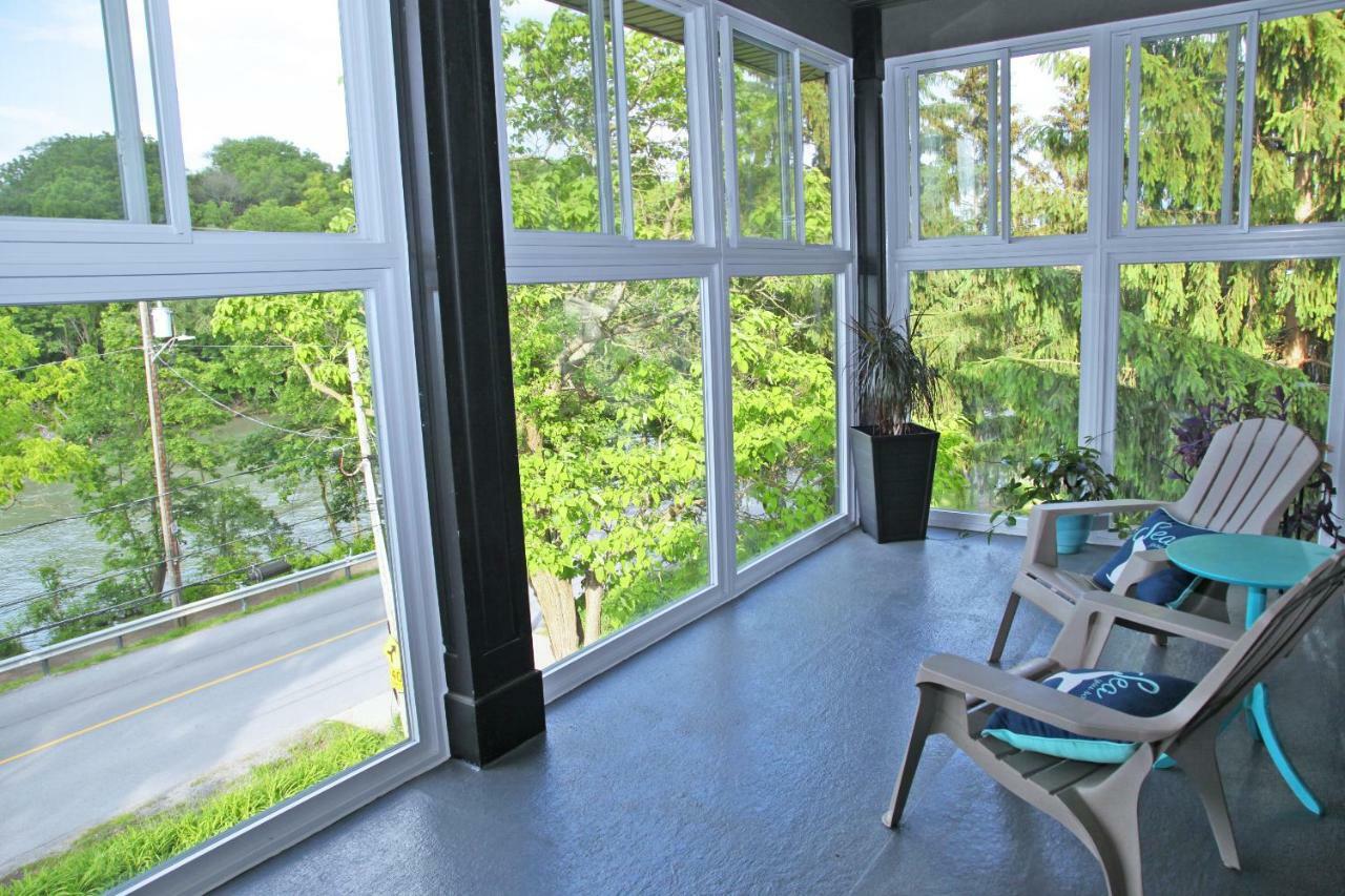 Bed and Breakfast Lily'S House On The 12 Saint Catharines Экстерьер фото