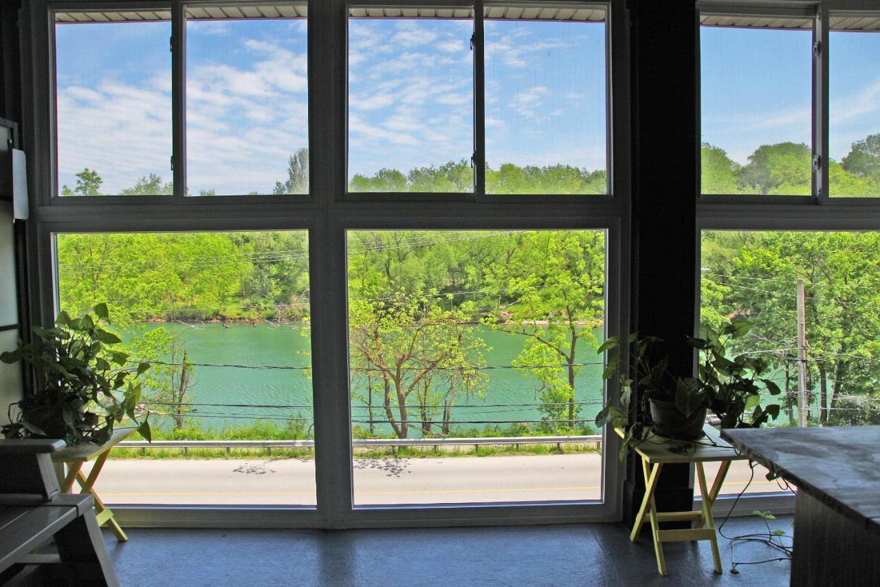 Bed and Breakfast Lily'S House On The 12 Saint Catharines Экстерьер фото